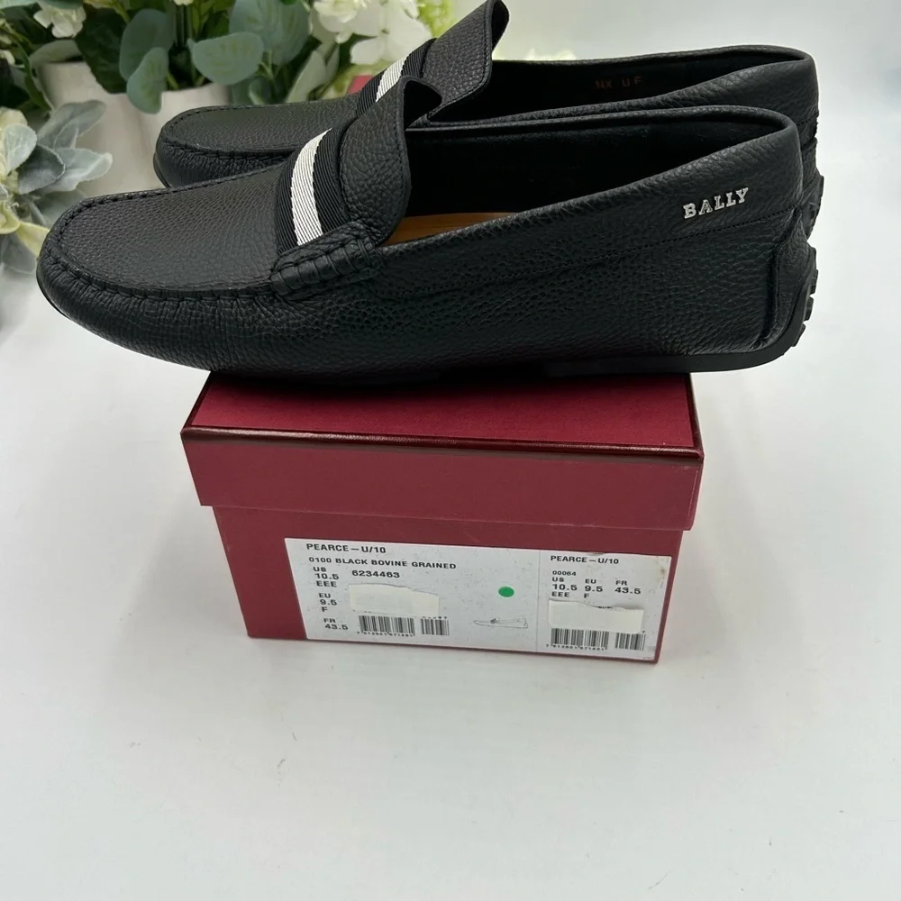 Men's Bally pebble grain, leather driver loafers size 10.5 made in Italy